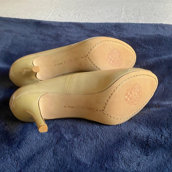Vince Camuto peep toe pumps - Picture 3 of 4